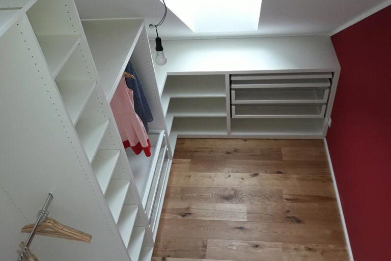 begehbarer Kleiderschrank